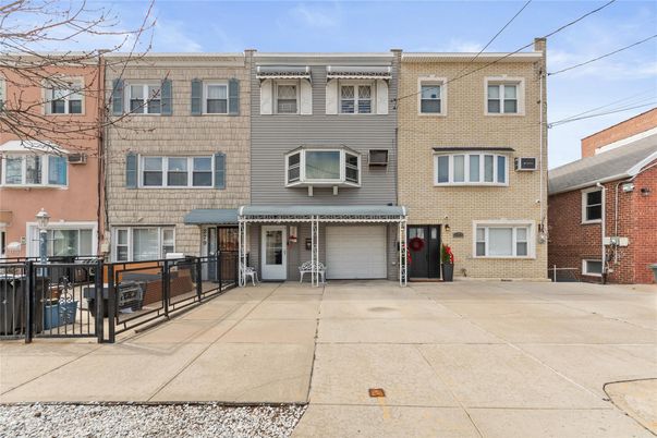 Attached, Exterior, Facade, Brick Facade, Rowhouse