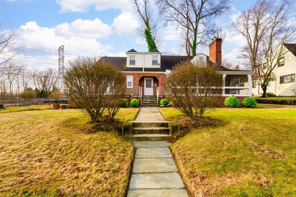Backyard, Exterior, Facade, Brick Facade, French Provincial