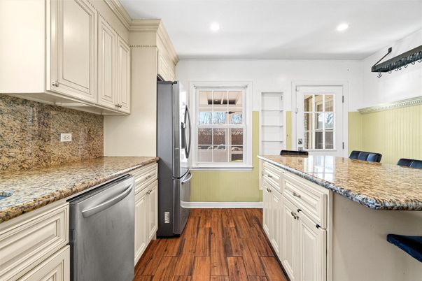 Interior, Kitchen, Recessed Lighting, Wood Texture Flooring