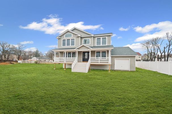 Attached, Backyard, Exterior, Facade, Queen Anne Victorian