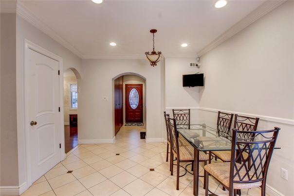 Dining room, Interior, Pendant Lights, Recessed Lighting