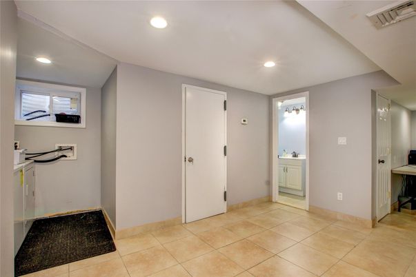 Interior, Recessed Lighting