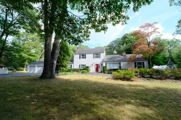 Backyard, Exterior, Facade, Split Level