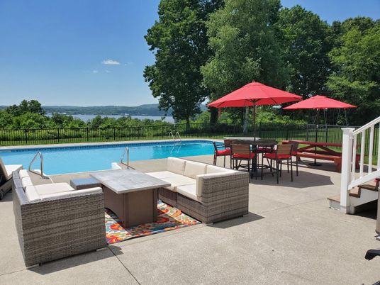 Exterior, Pool