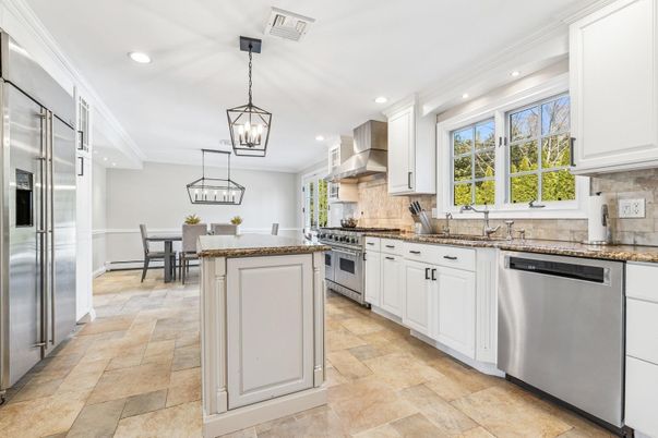Dining room, Interior, Kitchen, Pendant Lights, Recessed Lighting, Stainless Steel Appliances