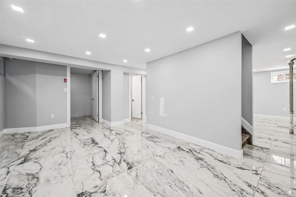 Empty room, Interior, Marble, Recessed Lighting