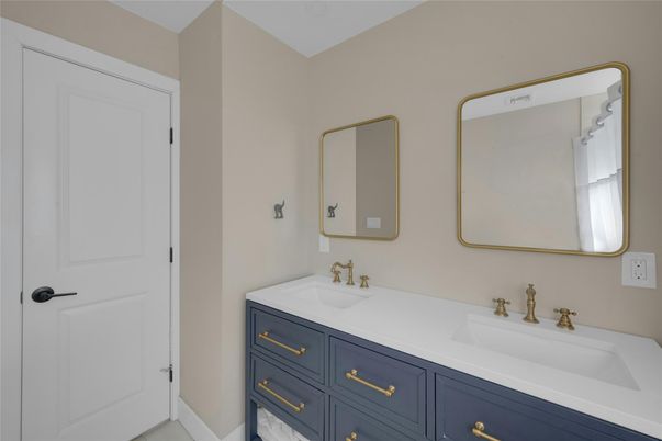Bathroom, Dual Sink Vanities, Interior