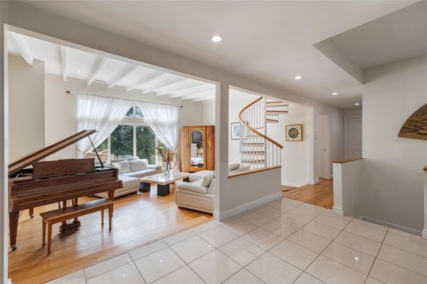 Interior, Living room, Piano, Recessed Lighting, Wood Texture Flooring