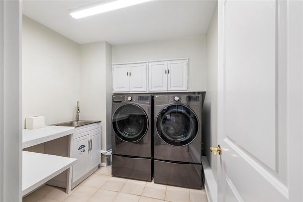 Interior, Washer