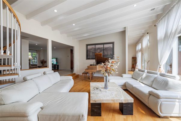 Interior, Living room, Piano, Recessed Lighting, Wood Texture Flooring