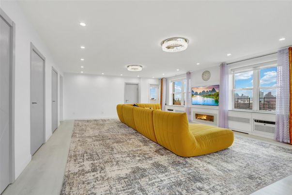Fireplace, Interior, Living room, Recessed Lighting