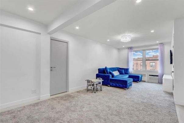 Chandelier, Interior, Living room, Recessed Lighting