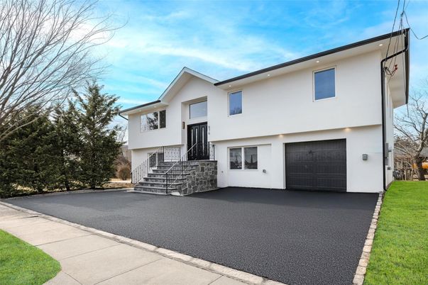 Attached, Exterior, Facade, Raised Ranch
