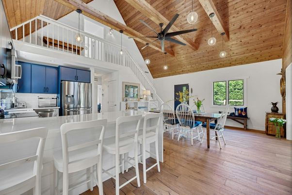 Dining room, Interior, Kitchen, Pendant Lights, Stainless Steel Appliances, Wooden Beams, Wooden Ceilings, Wood Texture Flooring