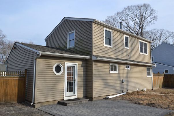 Exterior, Facade, Rowhouse