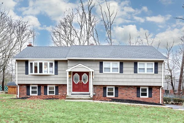 Exterior, Facade, Brick Facade, Raised Ranch
