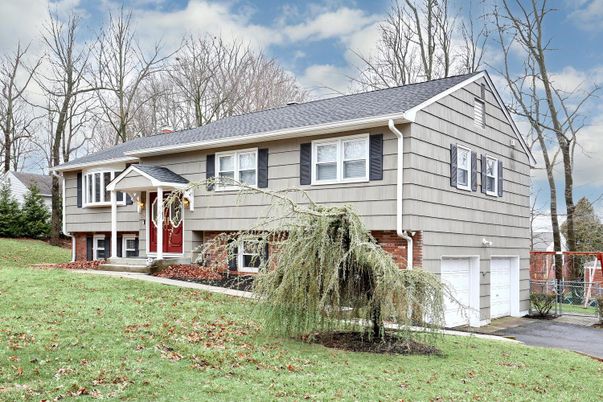 Attached, Exterior, Facade, Raised Ranch