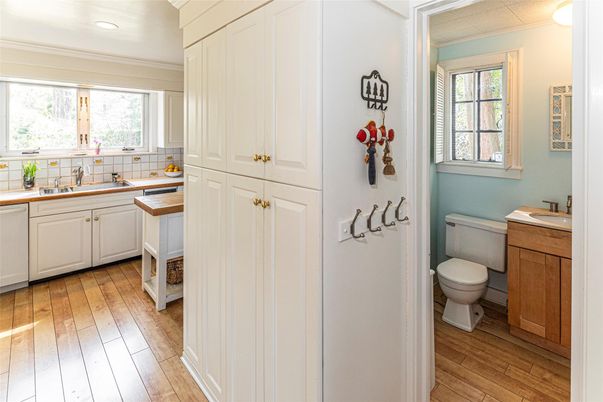 Bathroom, Interior, Kitchen, Recessed Lighting, Wood Texture Flooring