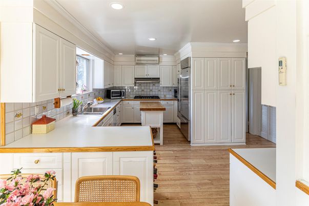 Interior, Kitchen, Recessed Lighting, Wood Texture Flooring