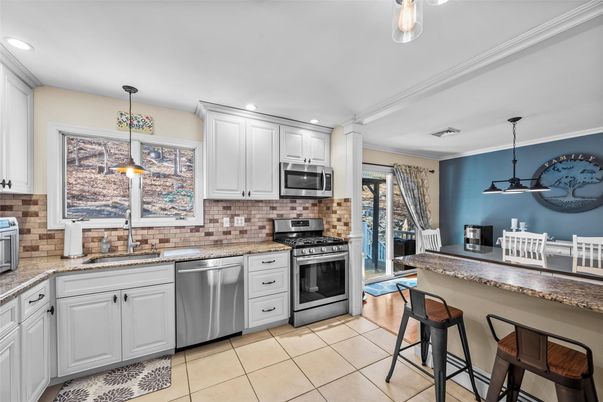 Interior, Kitchen, Pendant Lights, Recessed Lighting, Stainless Steel Appliances
