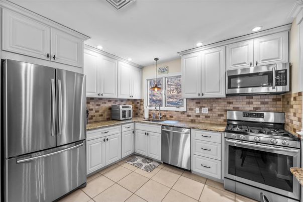 Interior, Kitchen, Pendant Lights, Recessed Lighting, Stainless Steel Appliances