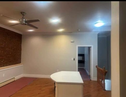 Interior, Recessed Lighting, Wood Texture Flooring