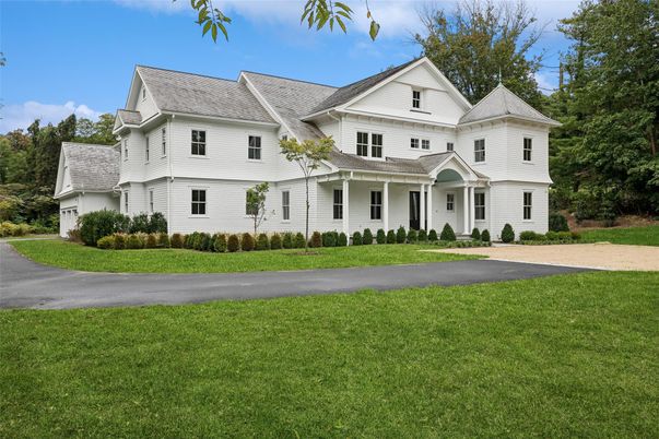 Attached, Exterior, Facade, Farmhouse