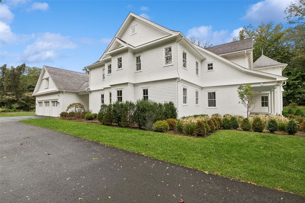 Attached, Exterior, Facade, Farmhouse