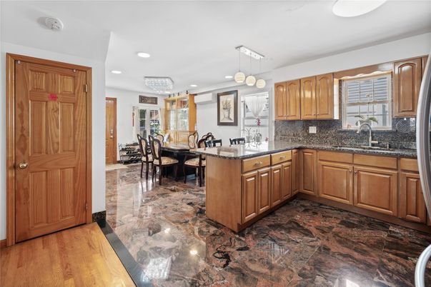 Dining room, Interior, Kitchen, Pendant Lights, Recessed Lighting, Wood Texture Flooring