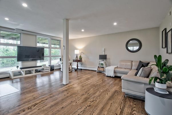 Interior, Living room, Recessed Lighting, Wood Texture Flooring