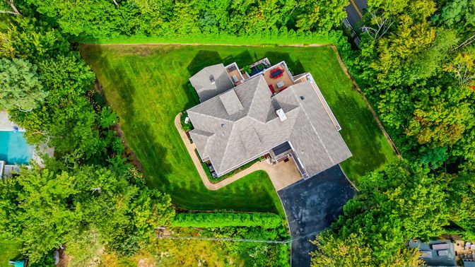 Exterior, Drone