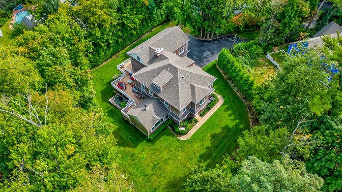 Exterior, Drone