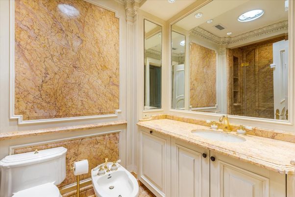 Bathroom, Interior, Recessed Lighting