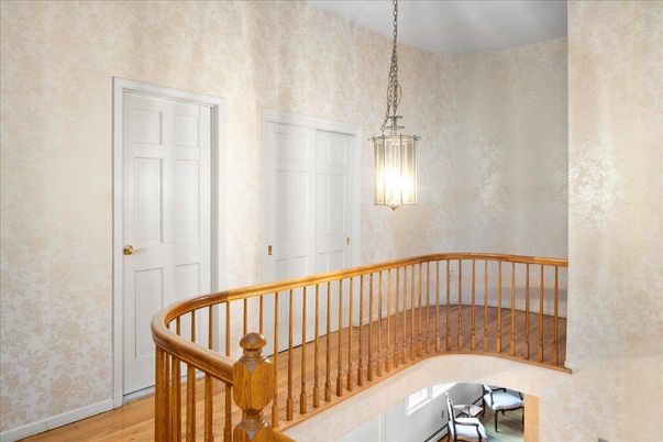 Interior, Pendant Lights, Wood Texture Flooring