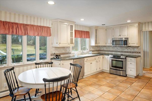 Dining room, Interior, Kitchen, Recessed Lighting, Stainless Steel Appliances