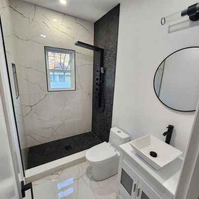 Bathroom, Interior, Marble, Marble Walls, Recessed Lighting