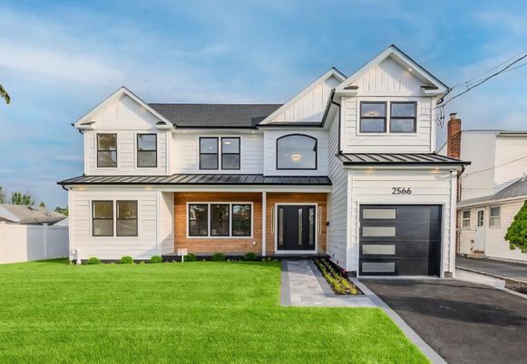 Attached, Exterior, Facade, Farmhouse