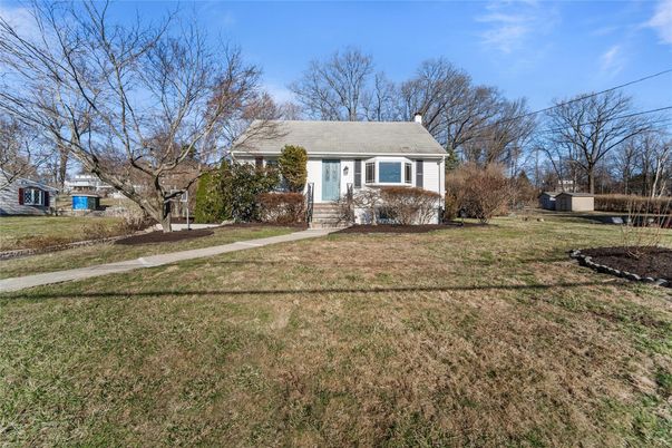 Backyard, Exterior, Facade, Cape Cod