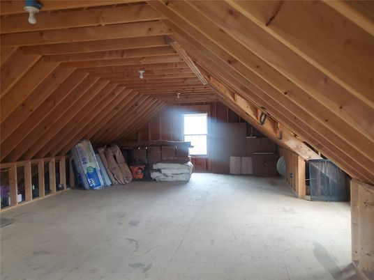 Empty room, Interior, Wooden Beams, Wooden Ceilings
