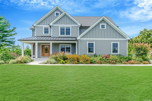 Exterior, Facade, Farmhouse
