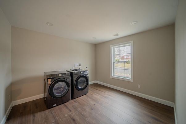 Interior, Recessed Lighting, Washer, Wood Texture Flooring