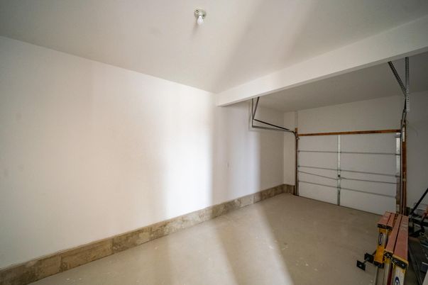 Garage, Interior