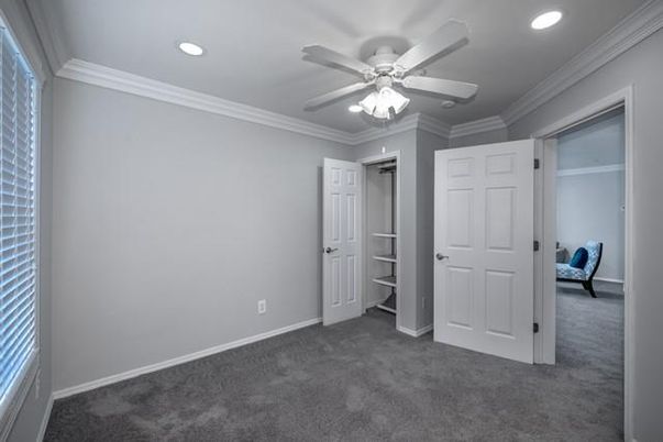 Empty room, Interior, Recessed Lighting