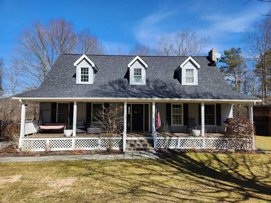 Exterior, Facade, Cape Cod