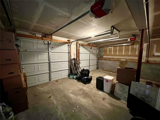 Garage, Interior