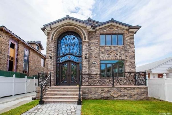 Exterior, Facade, Brick Facade, Brick Traditional
