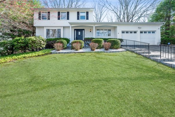 Attached, Exterior, Facade, Raised Ranch