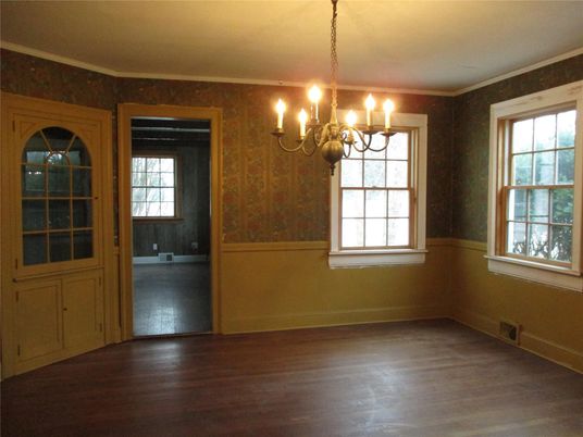 Chandelier, Empty room, Interior, Wood Texture Flooring