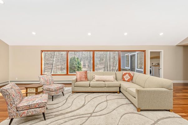 Interior, Living room, Recessed Lighting, Wood Texture Flooring