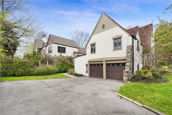 Attached, Exterior, Facade, Tudor Revival